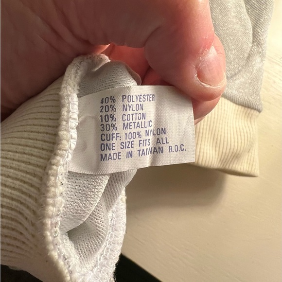 Heater hands gloves for warmth—old school gloves that work! - Picture 4 of 4